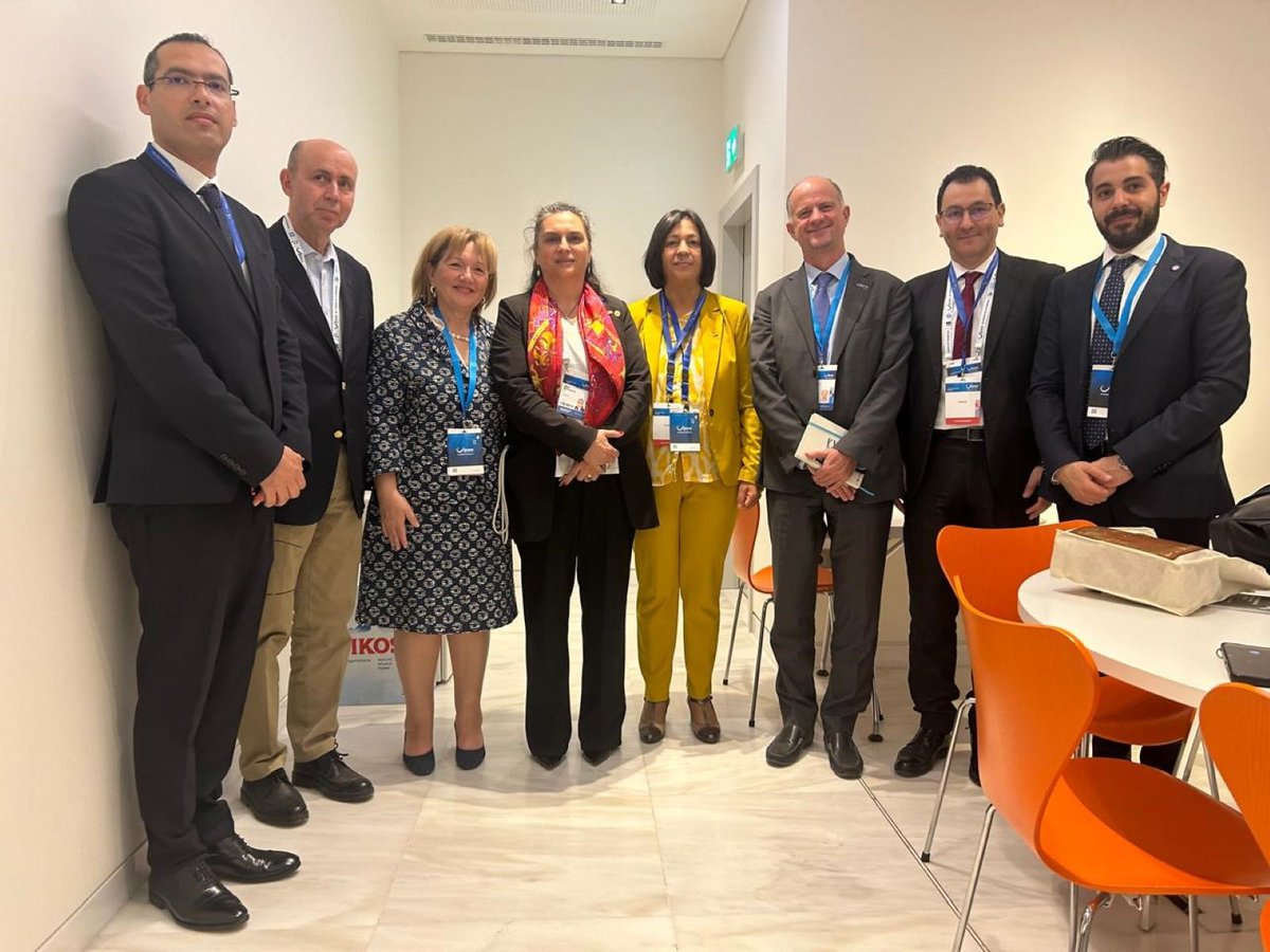 In the sidelines of  #OurOceanGreece, the @UNEP / MAP Coordinator Ms. @TatjanaHema met with the Minister of Environment of @Tunisia H.E. Ms. Chikhaoui, and Ambassador H.E. Ms. Trabelsi and discussed enhanced bilateral collaboration under the UNEP/MAP #BarcelonaConvention