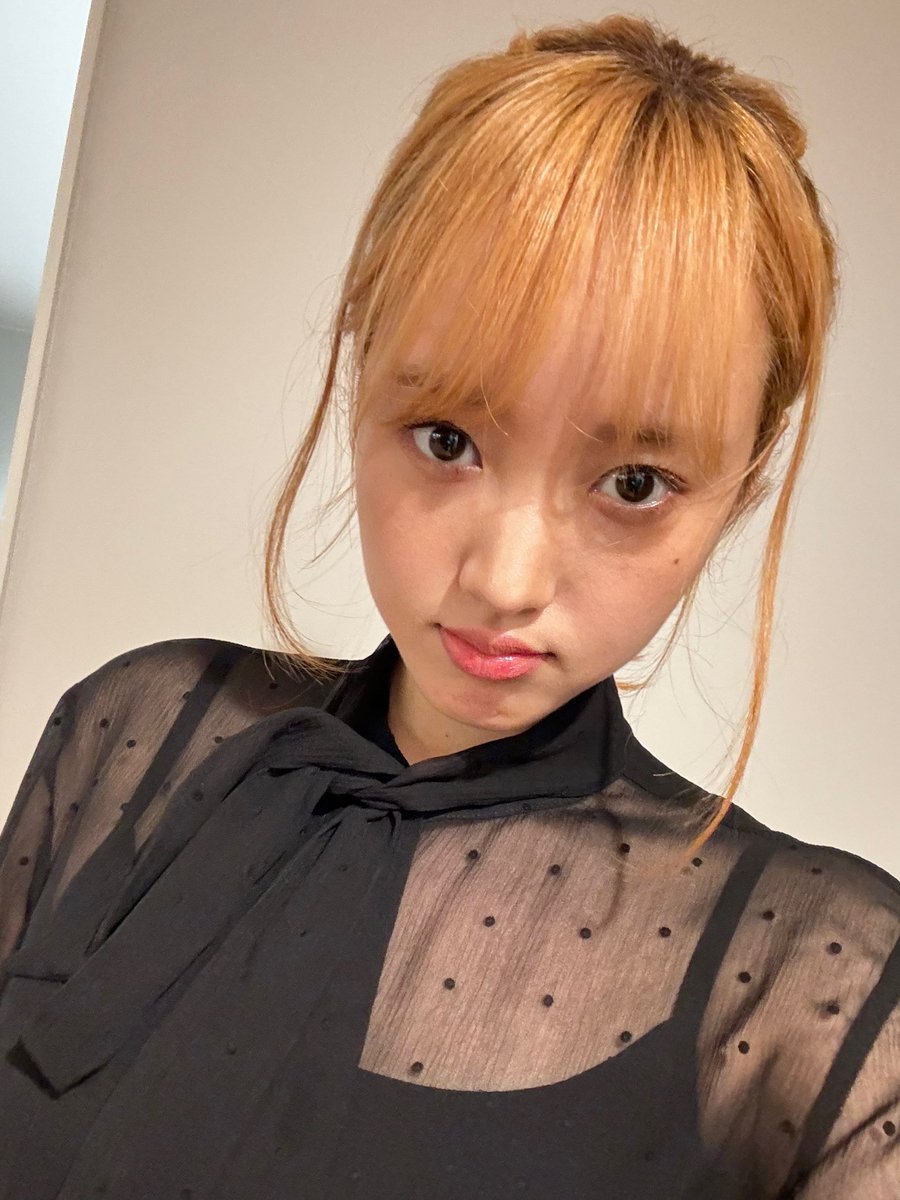 WekiMeki's tweet photo. 오늘도 날씨가 조으네요 🖤 
다들 남은 하루도 행복하게 보내길 바라요 #🌱 https://t.co/c9pnM6IE4I