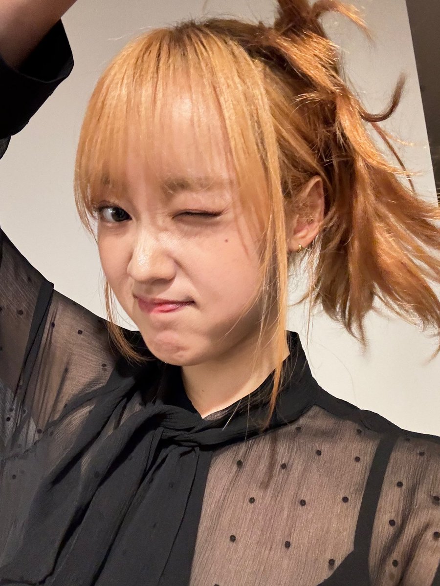 오늘도 날씨가 조으네요 🖤 
다들 남은 하루도 행복하게 보내길 바라요 #🌱