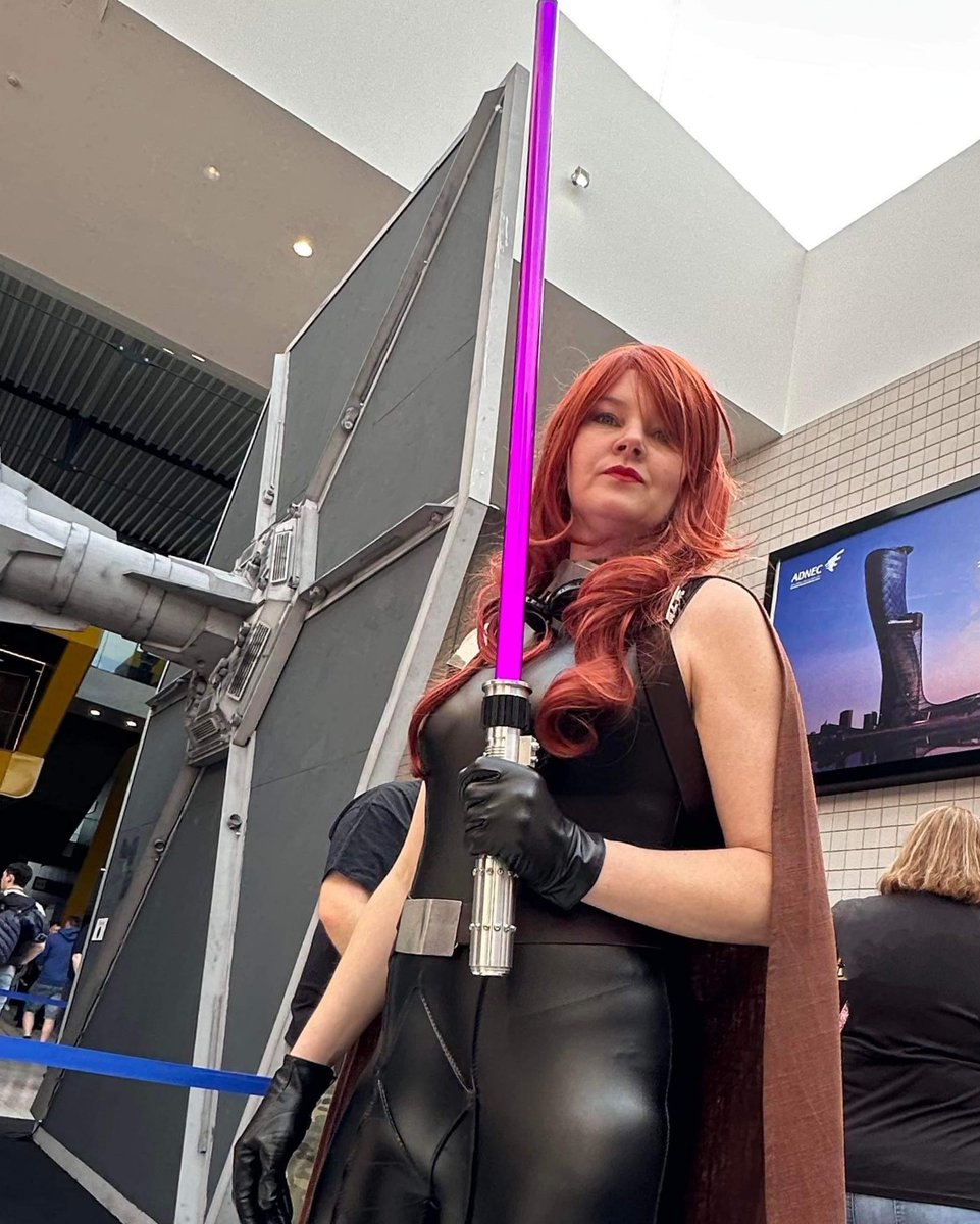 'It's always nice to meet new people and make new enemies.'

Mara Jade is a fan-favourite Expanded Universe character not (yet) recanonised. Who is YOUR favourite EU/Legends character?

Ft DS11418
#ukgarrison #501stlegion #badgirlsdoinggreat #starwars #cosplay #morethanlegends
