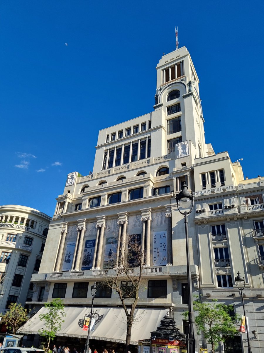 joacomirkin's tweet photo. Madrid architectural treasures in a beatiful spring! https://t.co/ZZdbxavdAj