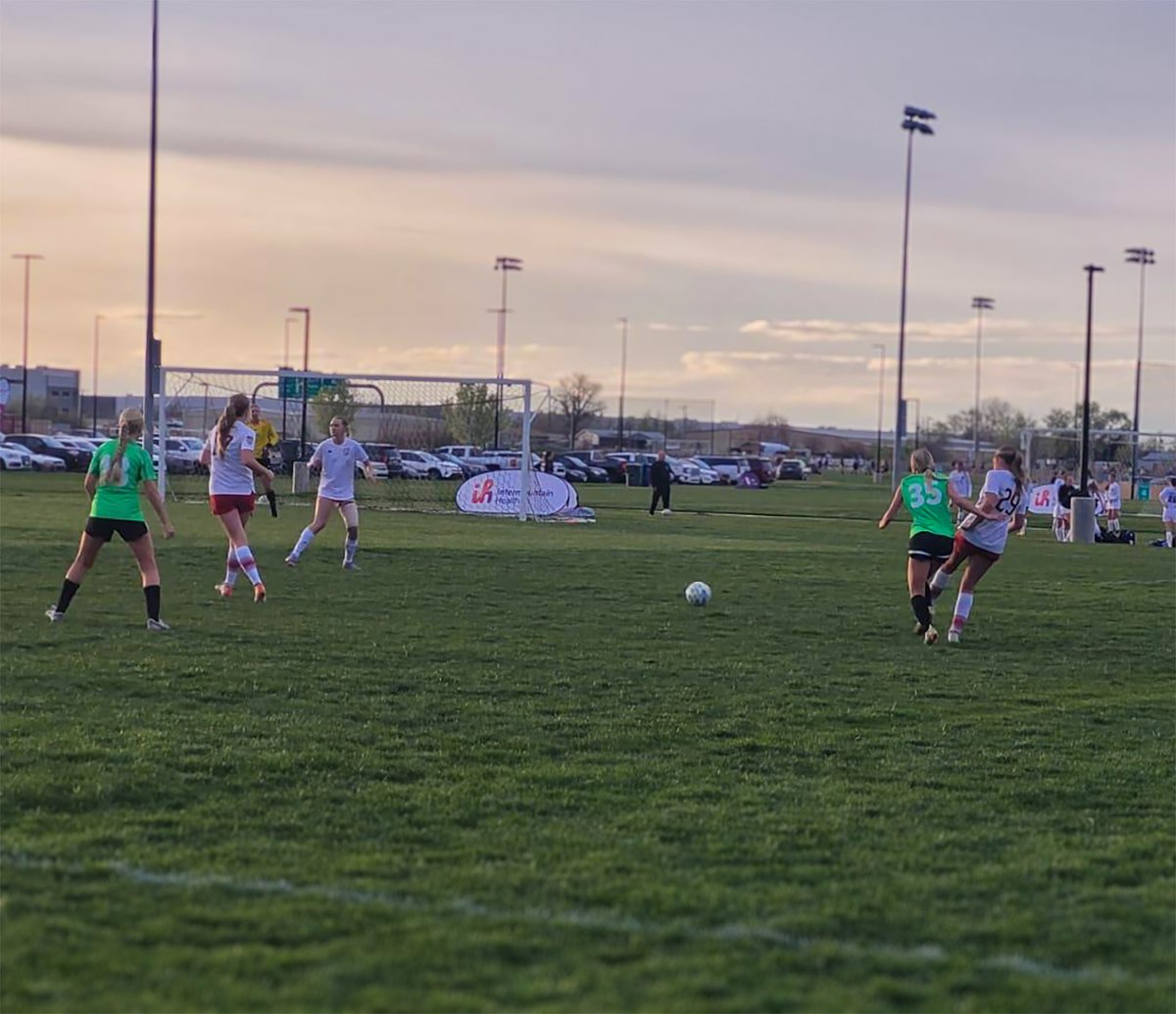COMPETE 🇺🇸🇬🇧🇹🇿 It's great to see our 06 Girls working hard at the State Cup 👊 They put in a mighty shift in their opening game. Well done! 👏 JOIN US TRYOUTS 👇 📲 DM 📥 info.usa@7eliteacademy.com 🌐 7tryouts.com #7EliteAcademy | #PlayerPathway | #CollegeSoccer