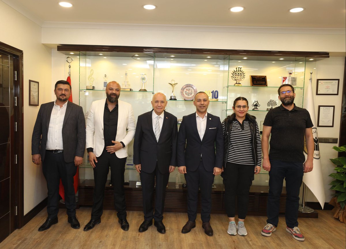 Ankara Kurukahveciler ve Kuruyemişçiler Esnaf Odası Başkanı Sn. Aytaç Sevimli ve Yönetimi, Başkanımız Sn. Fethi Yaşar’ı ziyaret ettiler.