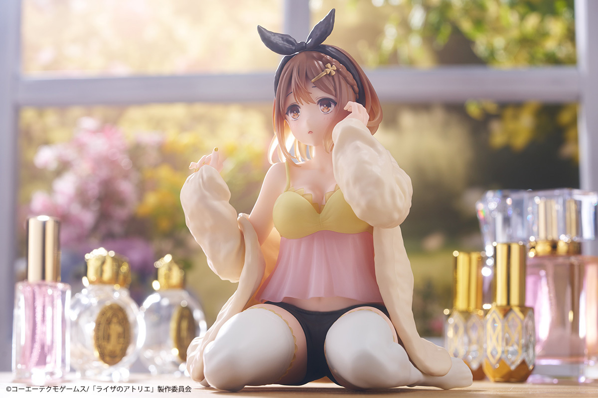 ルームウェア」がテーマ！ タイトーくじにアニメ「ライザのアトリエ