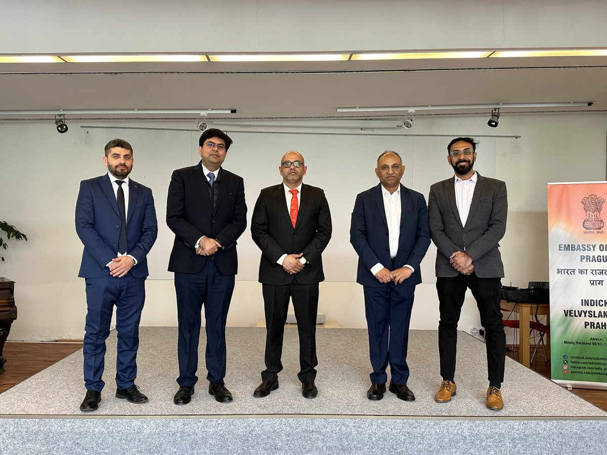 Mr. Abhijit Chakraborty, Commercial Representative, met with representatives from Thyssenkrupp Industries India Pvt. Ltd.led by Mr. Vivek Bhatia , MD & CEO and discussed opportunities of collaboration among Indian and Czech business enterprises.( 16/04)
@MEAIndia