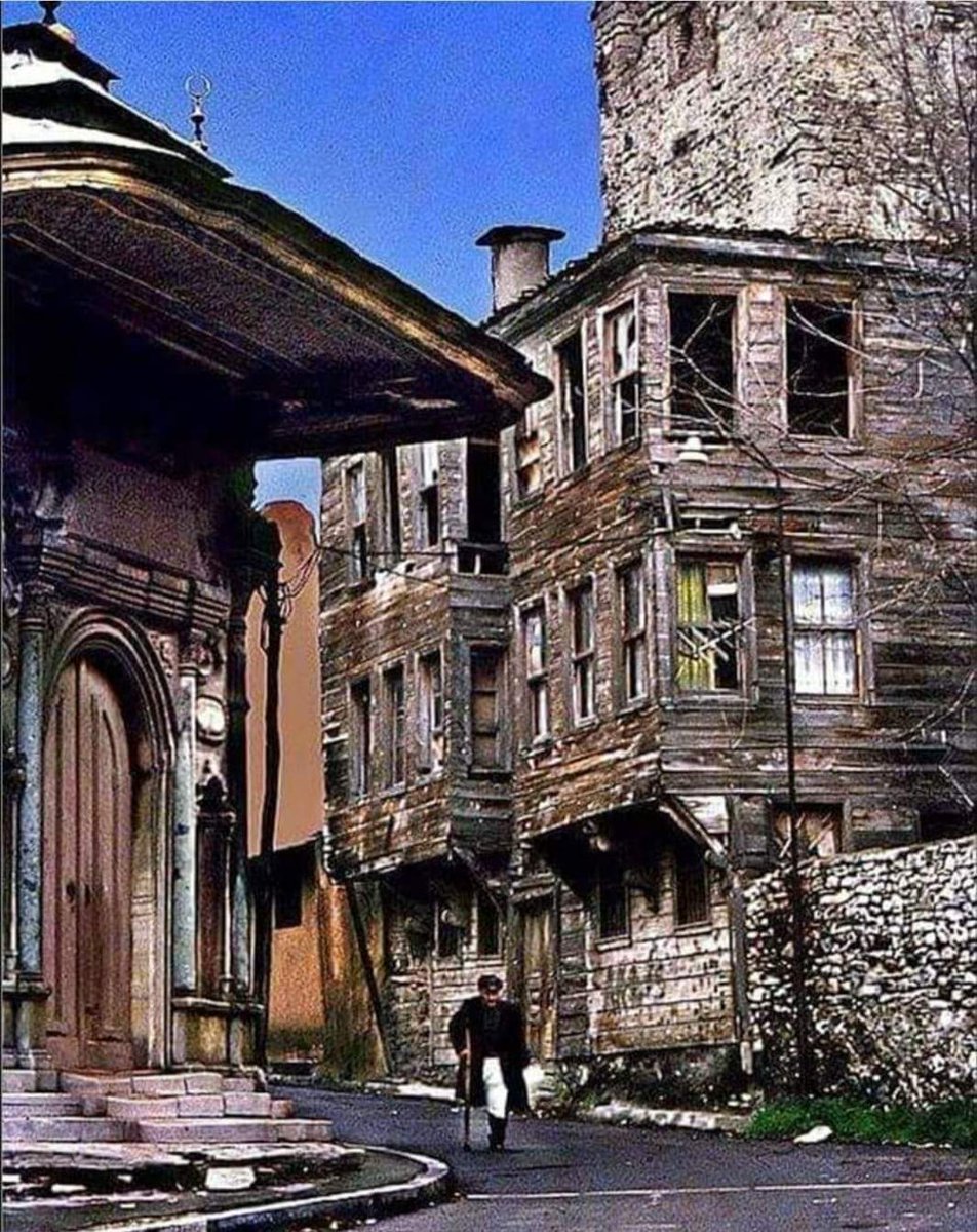 Soğuk Çeşme Sokağı / Sultanahmet 1970ler...