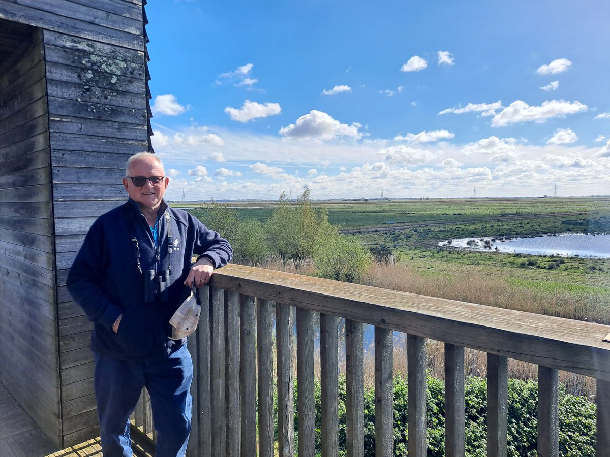 🎉 OPEN TODAY🎉 Floors are fine to walk on throughout the visitor centre now, so we look forward to welcoming you to Welney. Our guide James is spotting wildlife and will be leading a guided wetland walk at 11am & 2pm 😁