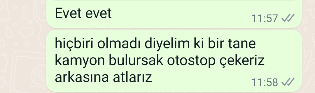 Bu gençler kurtarıyor işte. Öyle takım kıyafetlerle, el sıkışmalarıyla olmuyor bildiğiniz gibi :)