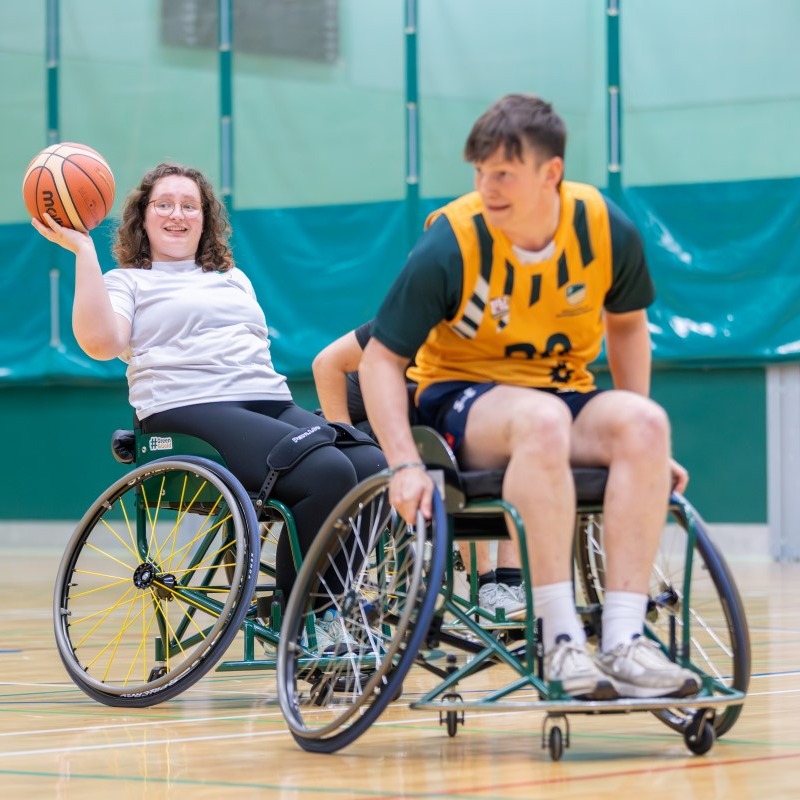 UoNSport's tweet photo. CUBO Awards 🏆 | We're delighted to have been nominated for two categories in the 2024 CUBO Awards, which recognise excellence in HE services &amp; experiences! 

⭐ Equality, Diversity, and Inclusion Spotlight Award
⚽ Excellence in Student Sport Experience Award

#WeAreUoN // 💚💛 https://t.co/zYlhnVpnlg