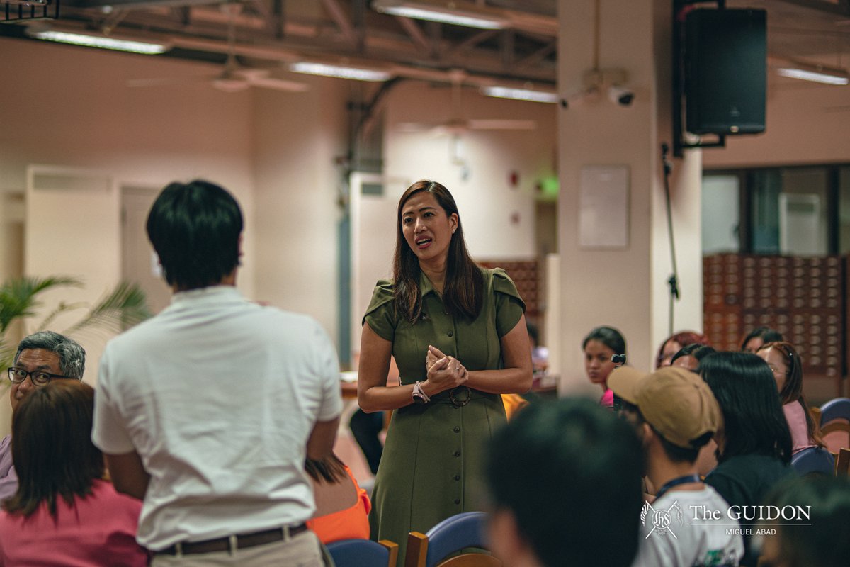 ICYMI: Ateneo Entablado and the Department of Political Science hosted “Mayora: Mga Kababaihan sa Pakikibaka” held last April 15, 2024 at the New Rizal Library 5th floor. The event highlighted the stories and experiences of Filipino female mayors, namely Hon. Agatha Cruz, Hon.