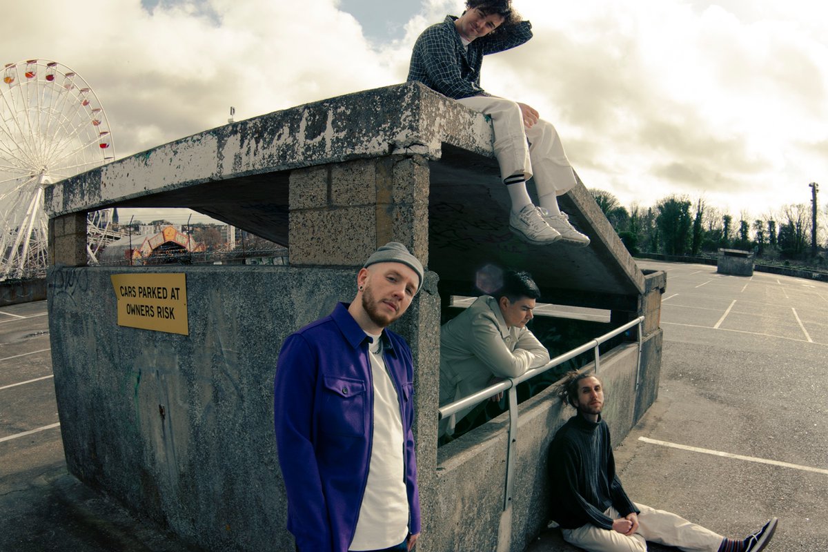 .<a href="/yakulband/">Yakul</a> open a new chapter with 'In The Fire' - a future soul scorcher, it's the lead single from their *drumroll plz* NEW ALBUM.

clashmusic.com/news/yakul-ope…