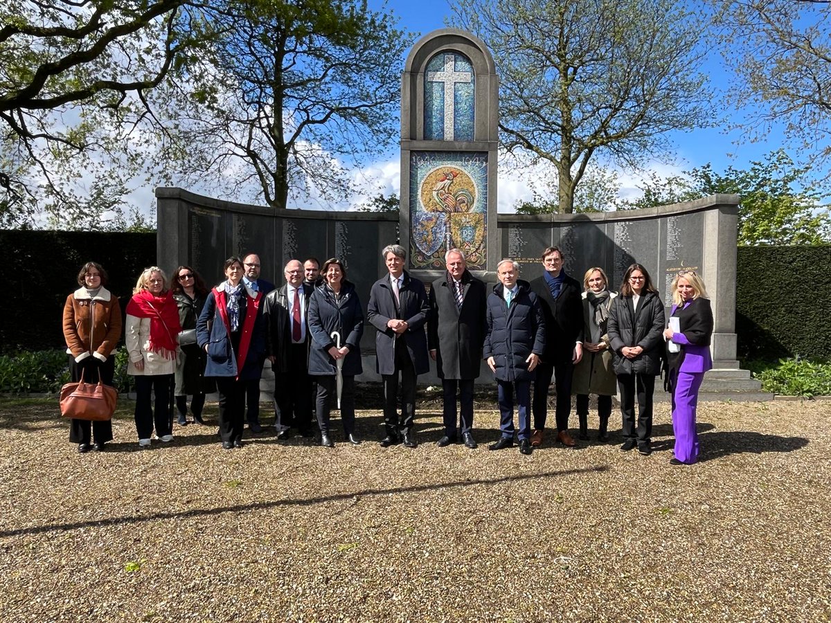 Op uitnodiging van commissaris van de Koning, Han Polman, waren vandaag de Nederlandse ambassadeur in Frankrijk, de heer Jan Versteeg en de Franse ambassadeur in Nederland, de heer François Alabrune, op bezoek in Zeeland. 🇳🇱🇫🇷 ➡️ Lees meer hierover op linkedin.com/feed/update/ur…