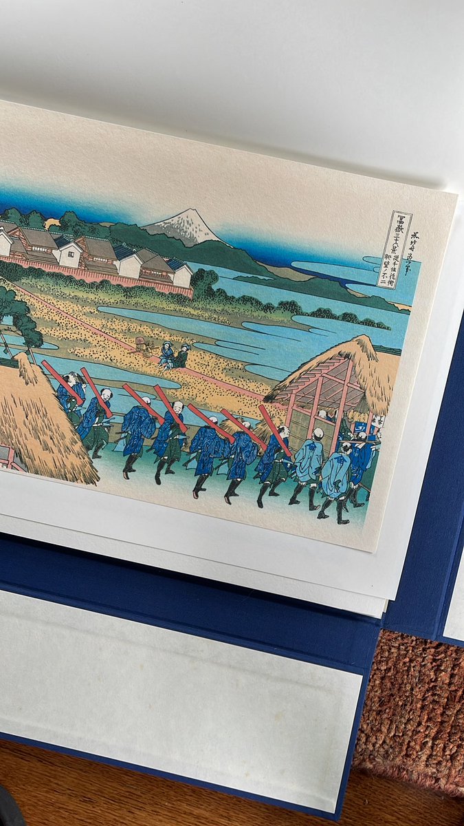 Brought this in the auction in Asian last year. Finally, it is arrived safely to my house. 葛饰北斋 Hokusai’s thirty-six views of Mount Fuji