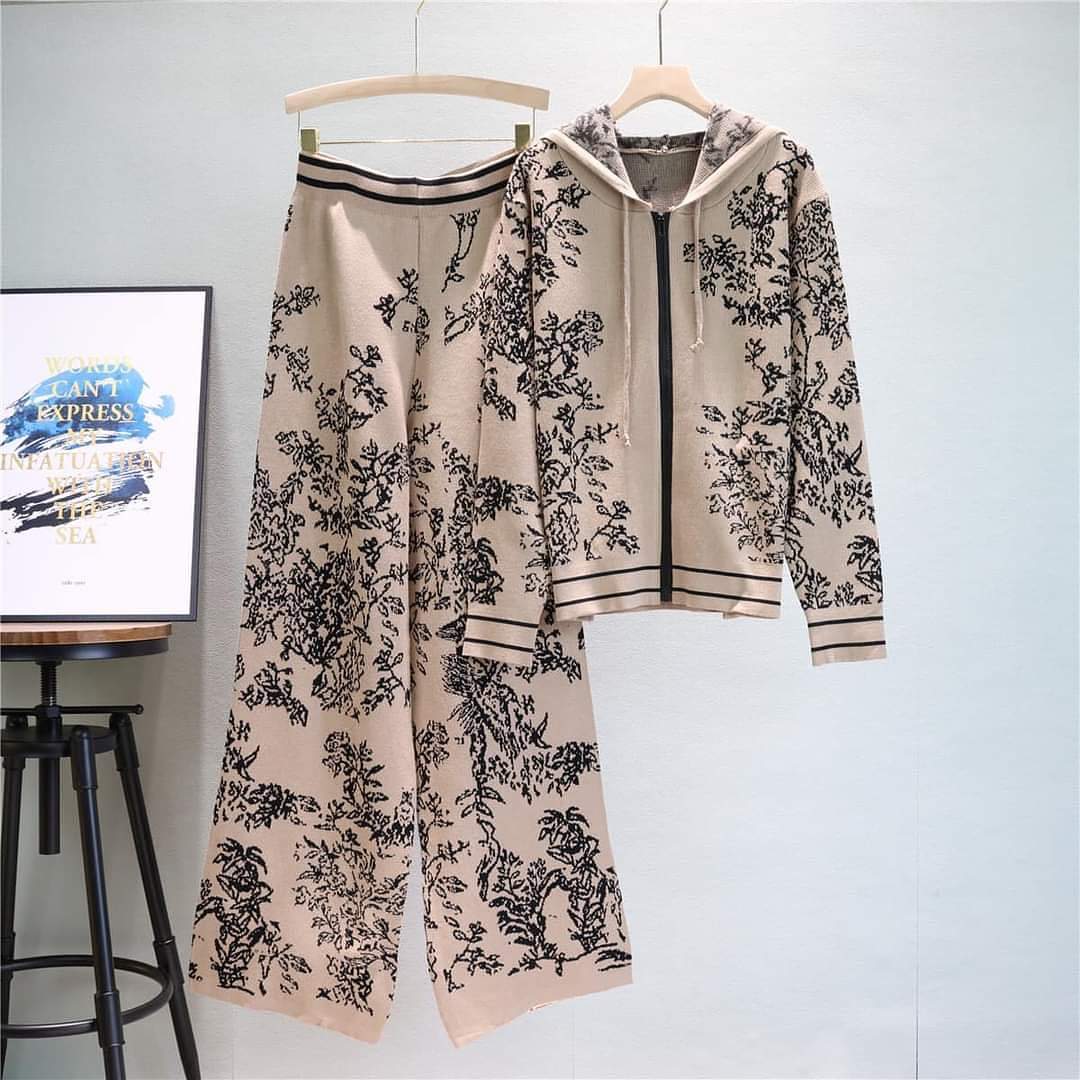 Beautiful sets designed for both style and comfort. These sets are perfect for travel and effortlessly versatile. Grab yours now for only K55,000. Free size Visit our shop in Lilongwe, area 47 sector 3 near SDA church. #FloralFashion #TravelInStyle#JNcollection