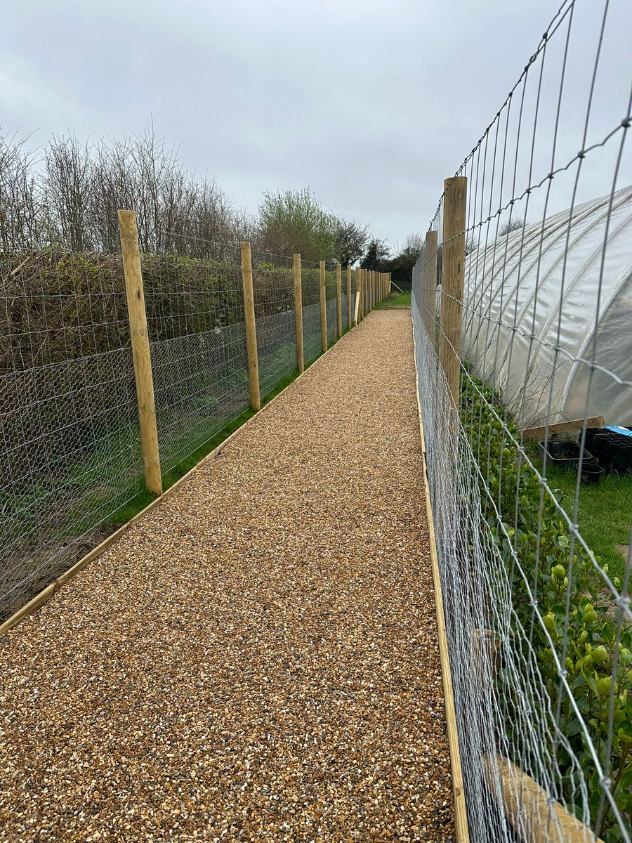 KnightFencingUK's tweet photo. 👋 Our latest commercial fencing roundup. What we’ve been doing, who we’ve been doing it for and where we’ve been doing it. Get the info now: https://t.co/KlIqHltljf #CommercialFencing https://t.co/4MDLLIly4L