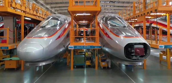 The prototype of China's newly developed Fuxing BulletTrain model CR450 with a designed speed of 400 km/h, is expected to roll off the production line in 2024. The new model will weigh about 10 tonnes, 12% lighter than that of its 350km/h predecessor currently in service.👍