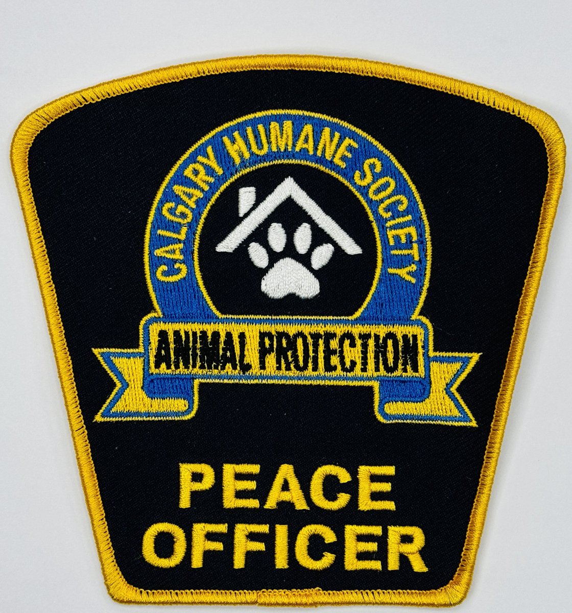 Welcome to Calgary Humane Society's Animal Protection and Investigations' 4th annual Social Media Takeover!  Q&A on this post will be moderated all day.  Let those questions fly!

#AnimalProtection #EndAnimalCruelty #PeaceOfficers #CalgaryHumaneSociety #Q&A