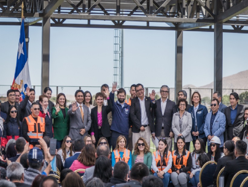 Presidente Gabriel Boric Font, desde Calama: “El cobre es el sueldo de Chile y queremos que este sueldo llegue a todos” radionuevomundodeovalle.cl/2024/04/17/pre…