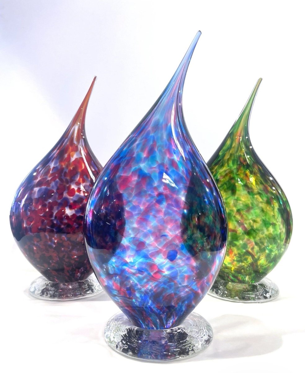 #NEW glass sculptures - these can also be #engraved for #corporate #awards and #for that personal touch! 
#bristolblueglass #handmadeglass #handblownglass #SpecialEvents #madeinbristol #glasssculpture 
The BBG Team
bristol-glass.co.uk
View here > bristol-glass.co.uk/collections/gl…