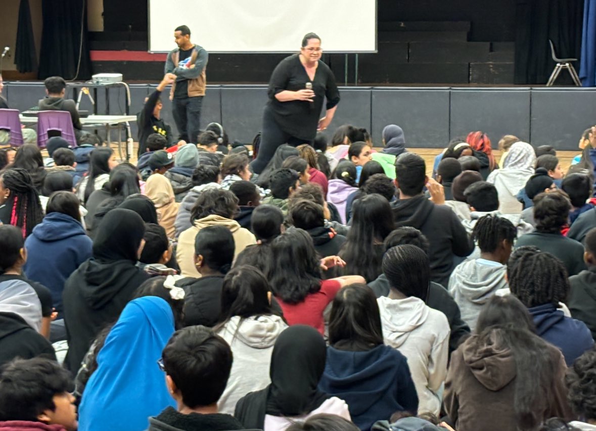🛑 Human trafficking affects everyone, including our children. That's why education is key! Today, we joined forces with @Engage416 and @TPSHumanTraffic to empower students with knowledge about the dangers they may face. Together, we can #EndHumanTrafficking and protect our youth