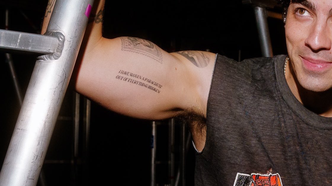 CLARA 🐇 tweet media