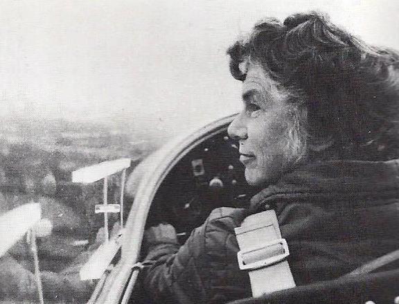 #OverlookedWomen: Ann Welch MBE, OBE
(1917-2002) Aviator & glider pilot who flew more than 100 aircraft types in Air Transport Auxillary. Reformed Surrey Hills Gliding Club at Kenley.
Fellow of the Royal Aeronautical Society & Honorary Fellow of the Royal Institute of Navigation