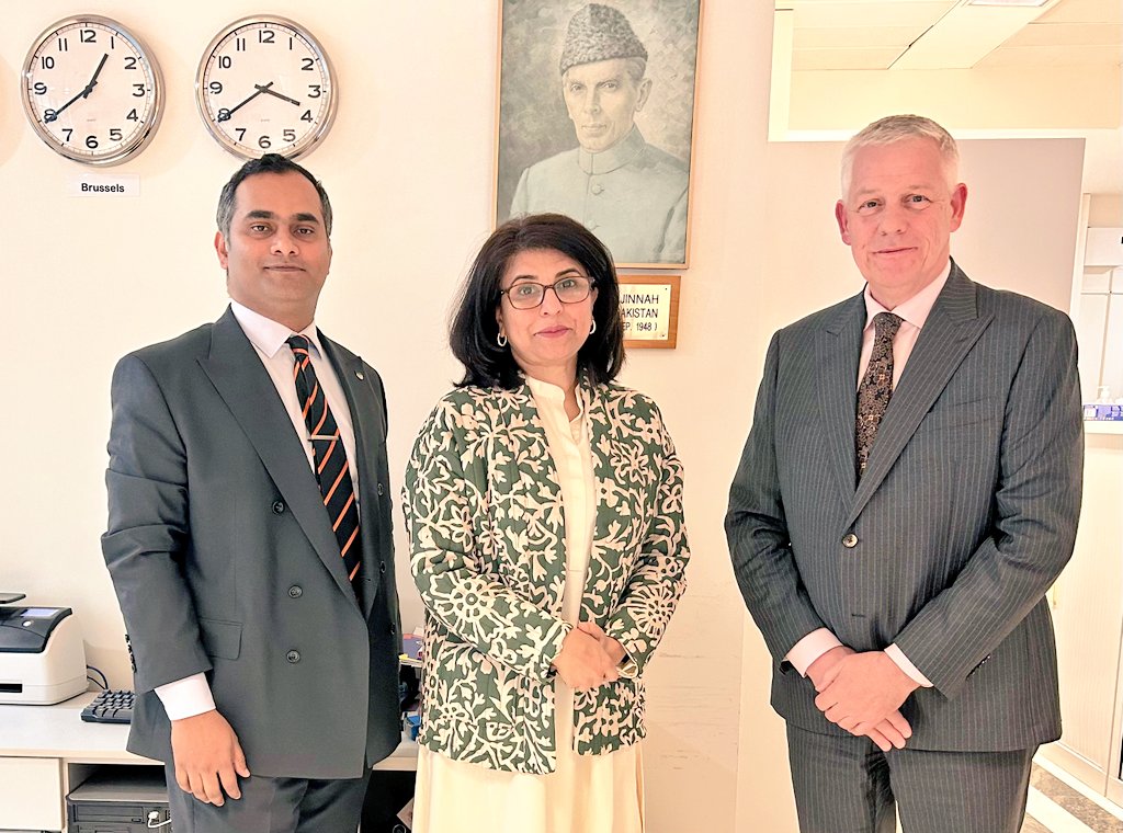 Amb @amnabaloch4 visited the Brussels Branch of @HBLPak and met the country manager, Mr. Hans Ottema. 💡HBL has been active since 1970s & it continues operations in 🇧🇪 📍Discussed ongoing engagements & explored options for improving banking cooperation. @ForeignOfficePk