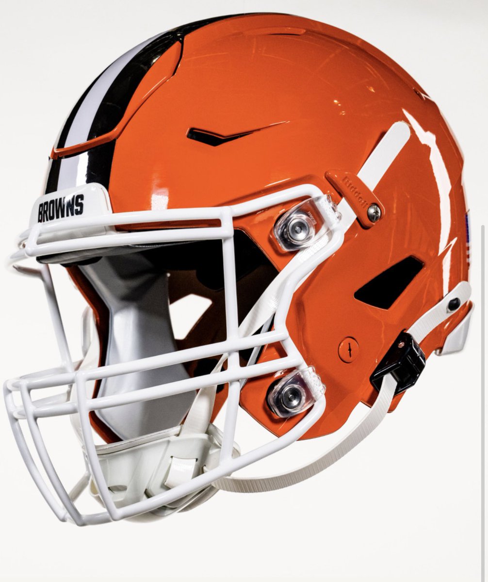 As expected, the #Browns announce they’ve brought back the white facemasks for the 2024. Matte finish is gone. Orange Glossy/Traditional finish to the helmet is back as well. @fox8news @BrownsTherapy @FB_Helmet_Guy 📸 via @Browns