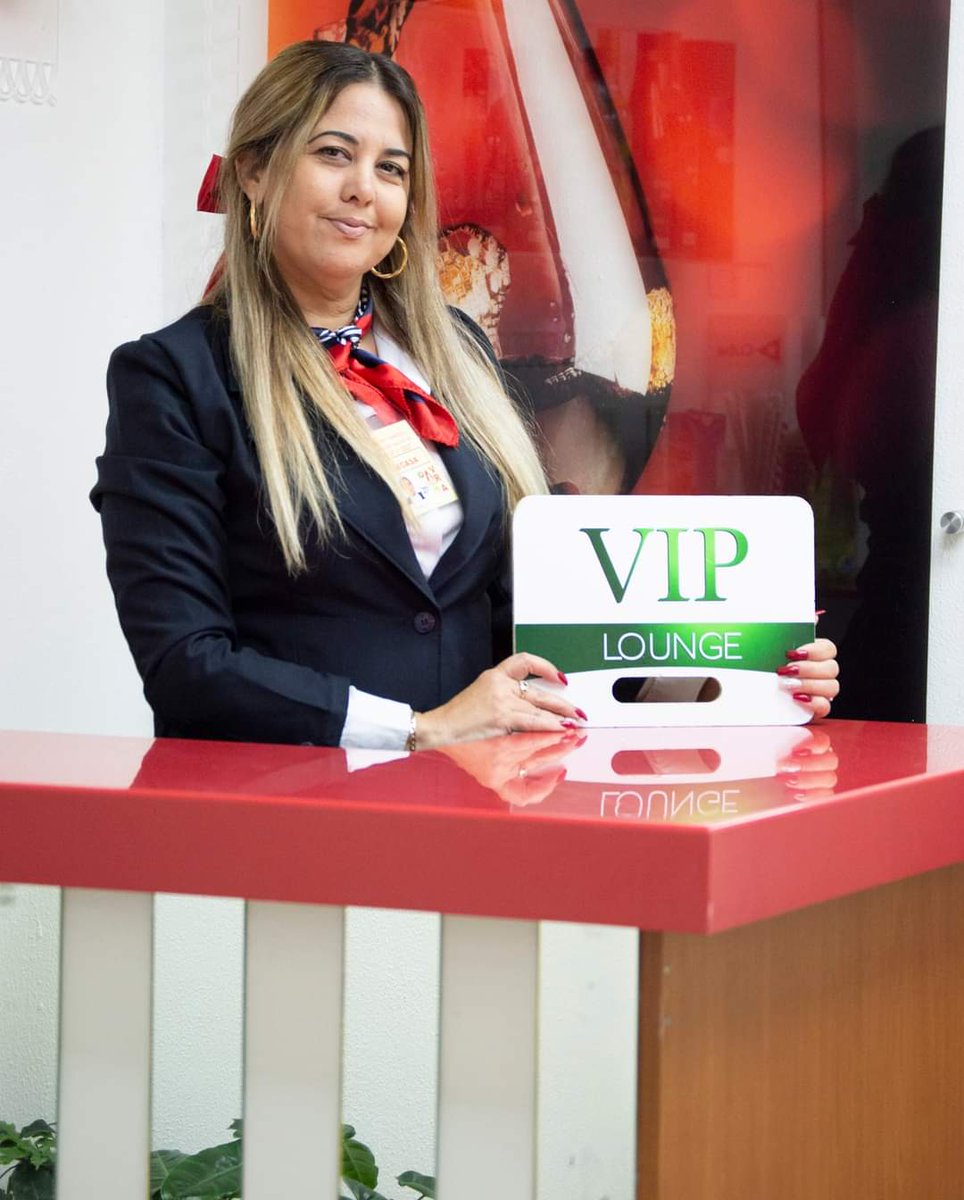 LaCACSA's tweet photo. ✈️ | Los salones VIP de nuestros aeropuertos internacionales le ofrecen la tranquilidad  y confort que usted necesita. Puede reservar contactando directamente con el aeropuerto por el cual viajará. 🙌✈️🇨🇺
.
.
#AviaciónCubana ✈️🇨🇺 https://t.co/OGCpo0ge6d