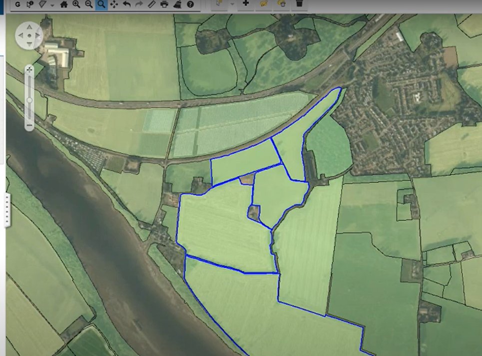 Are you trying to use the new LPIS map viewer to view your land to submit an accurate SAF claim or map your EFA? This handy document might help with any questions you have ruralpayments.org/topics/your-bu… @NFUStweets @ScotGovRural