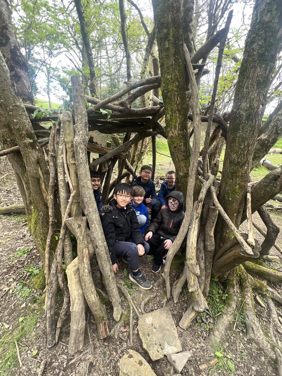BrookfieldSM3's tweet photo. Completed dens! #BFDevon24 #WeAreLEO https://t.co/WXN8Dl8lqq