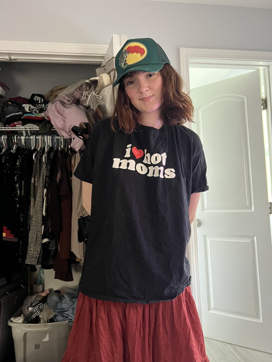 BIGOLEWEINR's tweet photo. dressed my gf (: https://t.co/KjAoDcDV87