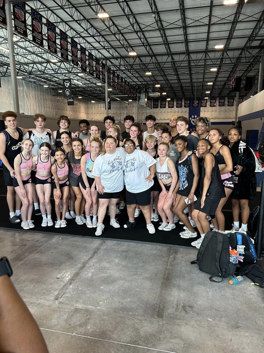 CAMADDIET's tweet photo. THANK YOU TRAFFORD AND THE CHEETAHS @CA_Cheetahs for spoiling the Superkatz we wish you GOOD LUCK at worlds!! go get that RING!!!! show them all who the best of the best is @CheerAthletics @TraffordGothard @Niccicheermom #bestofthebest #cacheetahs #grateful https://t.co/GpL0LDHd5Y