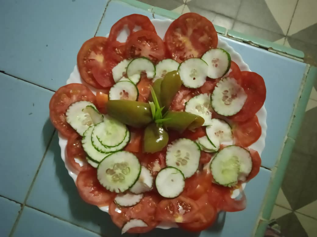 JorgeMolin58659's tweet photo. Hoy nuestra IE Camilo Cienfuegos G, continua trabajando para lograr producciones varias en las áreas destinadas a la producción de alimentos#SatiagoHoy#GironVictprioso#CubaViveEnSuHistoria#SomosContinuidad. https://t.co/uVVEupb15u