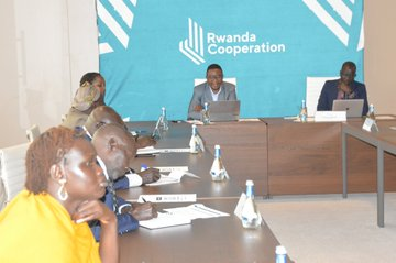 RwandaGender's tweet photo. DG @Silas_Nga received the delegation from South Sudan's Bureau of Statistics to discuss gender equality, women's empowerment &amp; strategies for implementing international &amp; national agendas on women. Topics included gender policies, mainstreaming mechanisms&amp; monitoring frameworks. https://t.co/d34WvGcJMk
