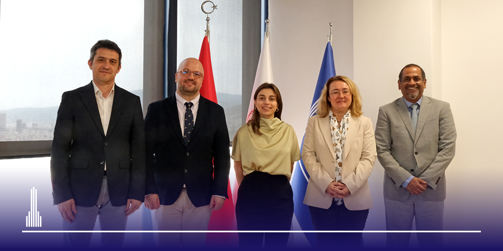 Uluslararası ticaret ve yeni girişimlerin geliştirilmesi konularında çalışan bir devlet kurumu olan Enterprise Singapore Bölge Direktörü başkanlığında bir heyet İzmir Kalkınma Ajansını ziyaret etti.

Ziyarette Yatırım Destek Ofisi tarafından Ajansın kurumsal yapısını,