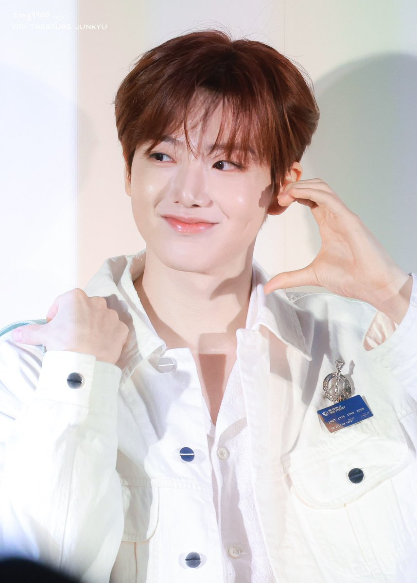 팅 tweet media