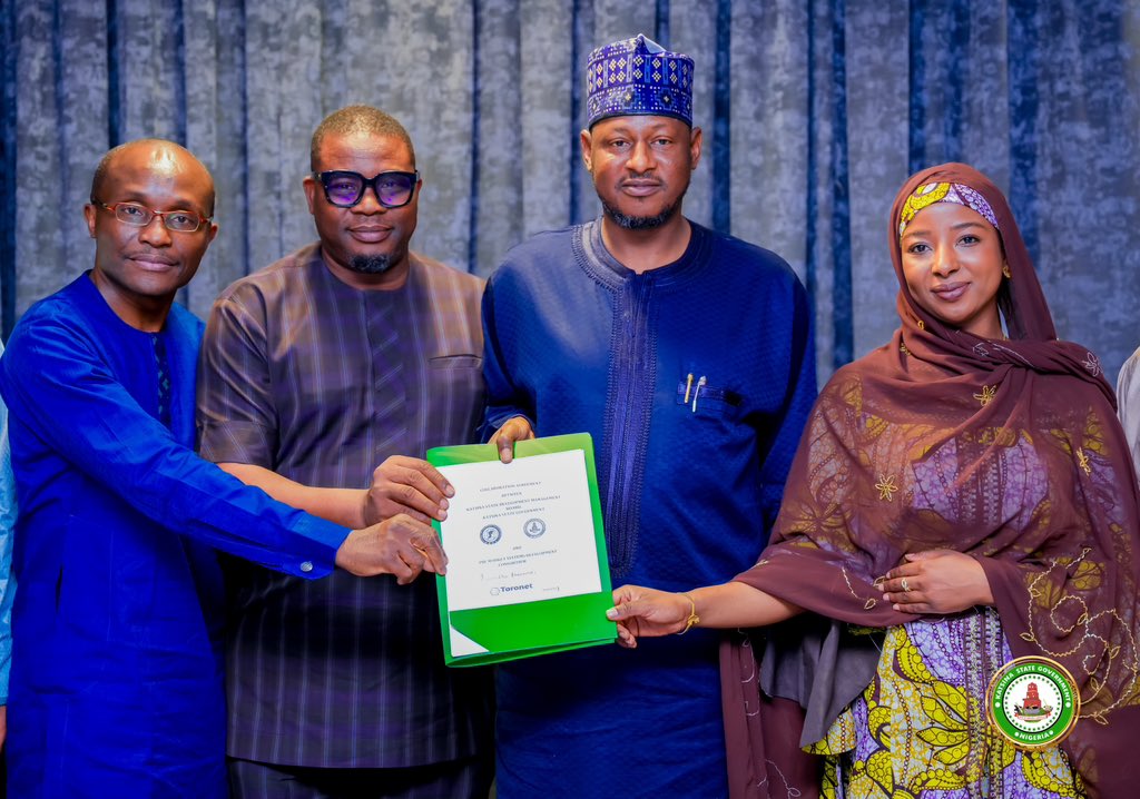 Miqdad_Jnr's tweet photo. News Alert: Governor Radda signs Mou for the Establishment of Digital Agriculture eWallet Platform for Farmers in Katsina 

The Katsina State Government @KatsinaStateNg under the leaderahip of Governor @dikko_radda takes a momentous stride towards transforming into an economic powerhouse as it officially seals the Katsina State Market Systems Development Agreement. This forward-thinking endeavor will be executed by the Katsina State Development Management Board, led by the Executive Secretary, @bilkisusibrahim, in collaboration with @Toronet and @LogistixOne
Nigeria Ltd.

A memorandum of understanding (MOU) has been signed to establish a Digital Agriculture eWallet Platform, aimed at fostering economic and sustainable growth in the agricultural sector, with a particular focus on smallholder farmers cultivating maize, soya, and millet. This groundbreaking initiative seeks to empower farmers, spur economic progress, and ensure the long-term development of Katsina.

The comprehensive nature of this innovative initiative encompasses various components, including the registration, validation, and management system for farmer profiles, the establishment of a market linkage system, the facilitation of market-making or match-making processes, and the implementation of a value addition system.