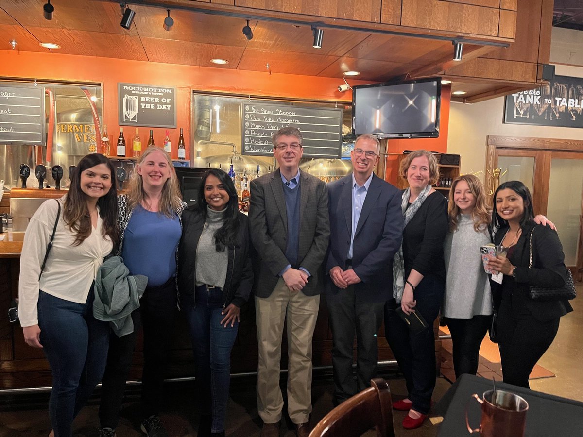 It was great to see so many UF residents, faculty, and alumni at our AAN reunion! Extra kudos to Chair @Michael_Jaffee for the Gator badge accessories - we were the best dressed at the conference! @UFMDC @UFMDFellowship @UFStroke @UFNeuroICU @UFEpilepsy @UFHealth