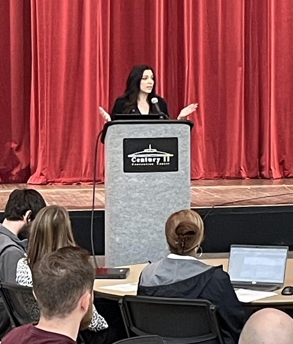 @HUD Kansas/Western Missouri Field Office Director Jose Davis and @USICHgov Senior Regional Advisor Tamara Wright kick-off the first day of the @CityofWichita 3rd annual Housing and Homelessness Summit April 17-18. More about the summit: wichita.gov/263/Housing-Co…