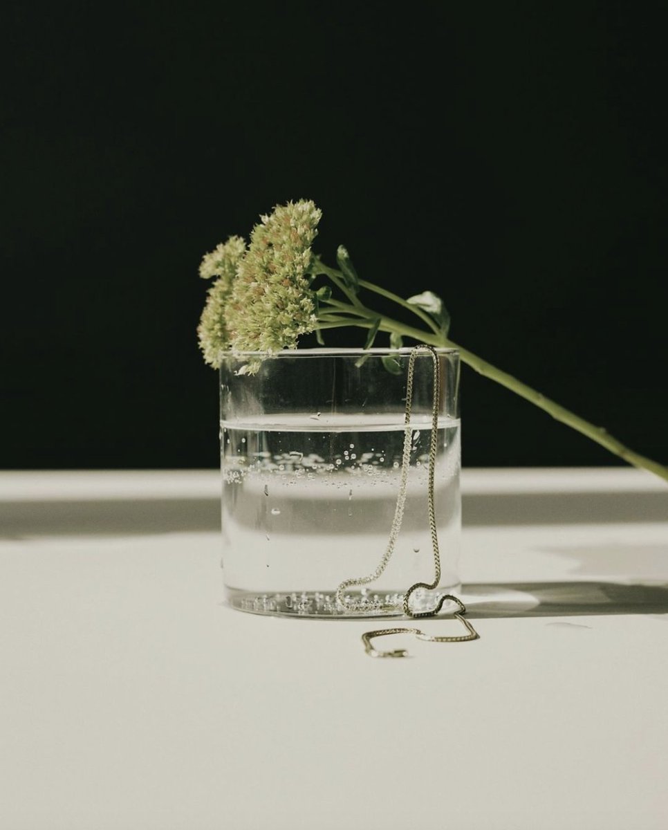 diamondlabs_io's tweet photo. tag a friend 

.
.
.
. 
#lofi #lofiaesthetic #lofiedits #thepeakjewellery #thepeak #thepeakdiamonds #labgrowndiamonds #jewellerydesign https://t.co/yAJgQ7JpN6
