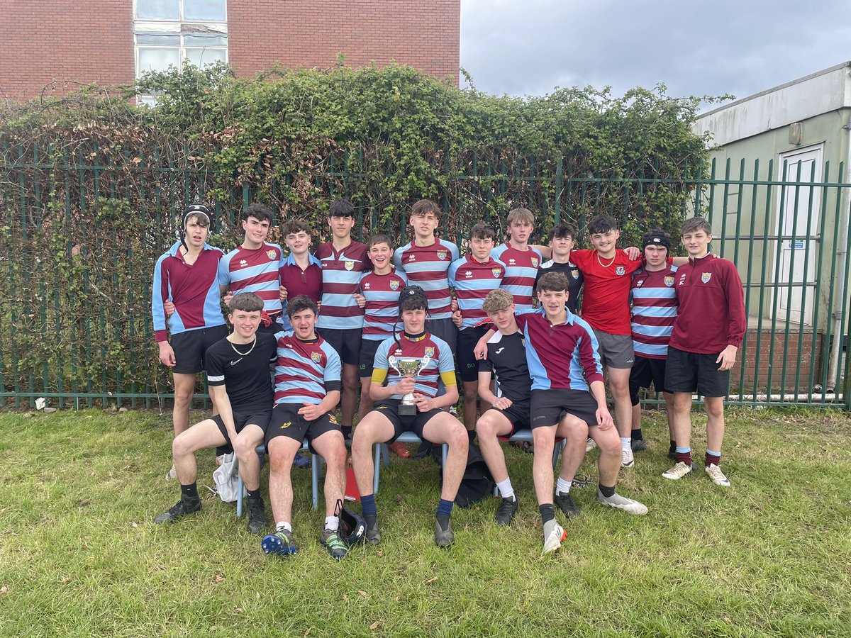 Fantastic way to finish off 5 years of Interhouse. Congrats Yr 11 Ms - Green House #DefendTheTrophy 

Great to see so many boys playing. 
#MaximisingPotential