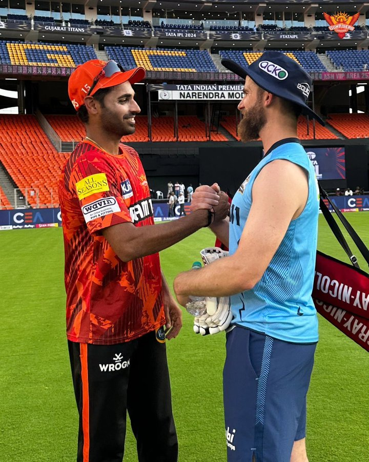 Happy reunion of Kane Williamson with his buddies this IPL You can separate them into different teams but you can't separate their friendships ❤️