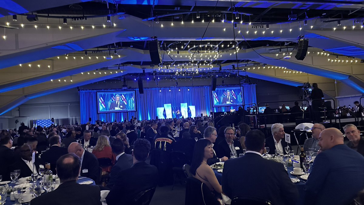 What a great night with over 1300+ people in Edmonton at the Leader’s dinner last night with our premier! I had great conversations with passionate people from across Edmonton & the room was electric throughout the night. I am already looking forward to next year’s event!