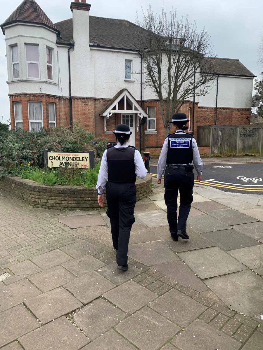 We was on Patrol on the High Road and taking part in various Weapons Sweeps to ensure our community stays safer. #HarlesdenKGSNT @BrentVPC  @NCCBrent @stclaudinesnw10 @MPSBrent