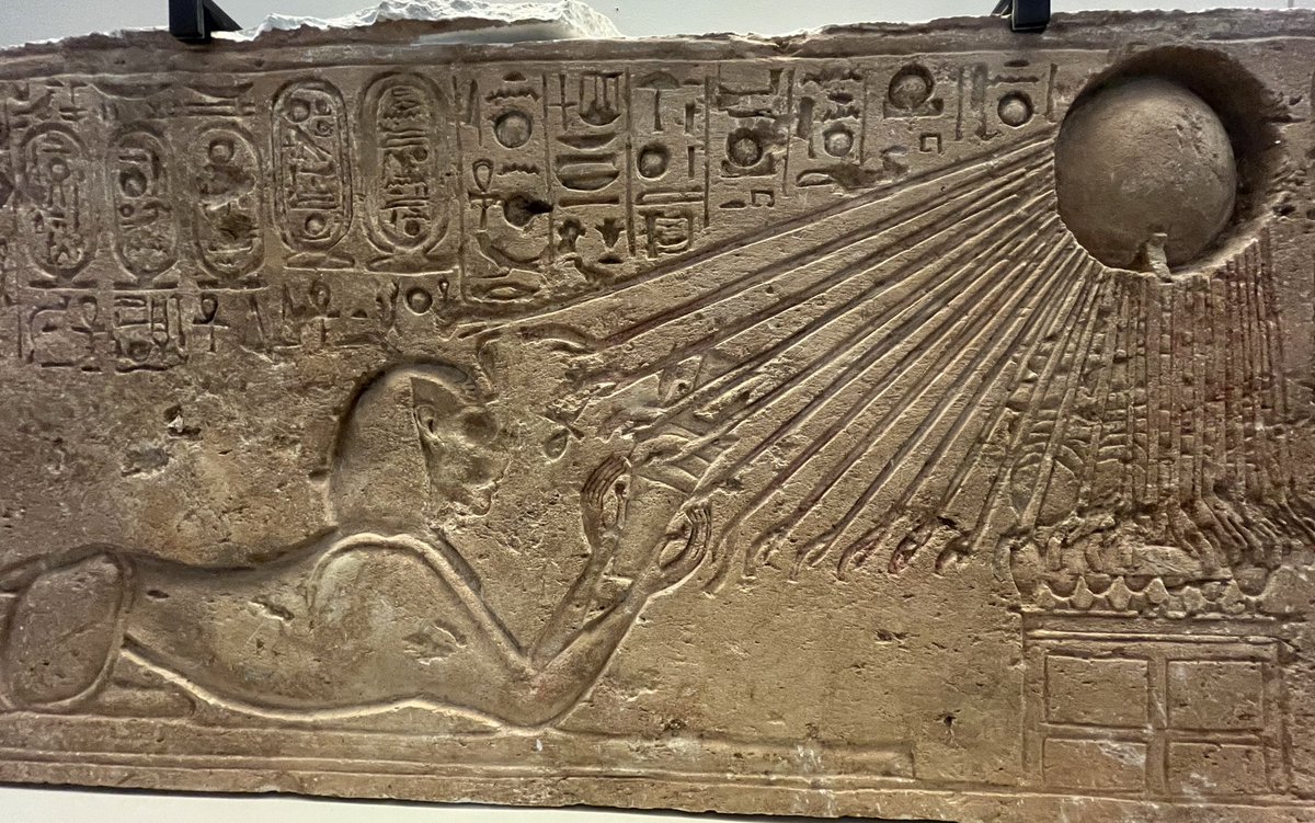 Relief représentant Akhenaton en sphinx ⁦@MAHgeneve⁩