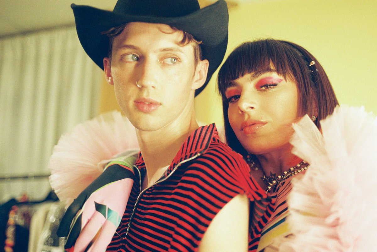PopCrave's tweet photo. Charli XCX &amp; Troye Sivan announce ‘SWEAT’ tour with special guest Shygirl.

🔗: https://t.co/6Yvr03S998 https://t.co/eT4afttxqm