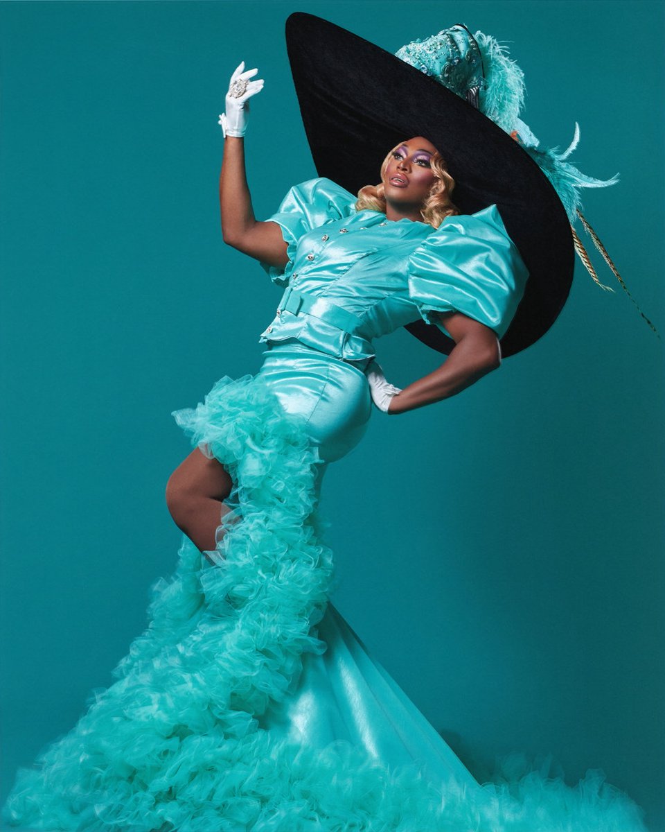 I'm at the races and ready to win Best In Show🐎🏁!

Let everyone know you're a gem and post #TeamSapphira and #DragRace across all your socials!

and be sure to tune in to the GRAND FINALE of <a href="/RuPaulsDragRace/">RuPaul's Drag Race</a> this Friday at 8/7c on @mtv!