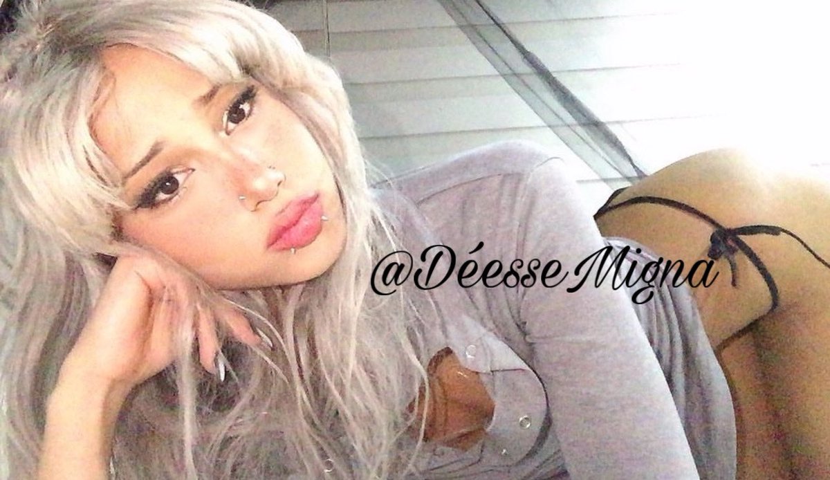 DeeseLoona's tweet photo. Hello findom ! Je veux un chien en appartenance 

#moneyslave #moneyslaves #soumis #soumission #atm #findom #paypig #paypal #paypiggies #french #money #domina #feet #fetish #pieds #moneymiss #smokefetich #smoke #rtslave https://t.co/Mc5pS4Jd0r
