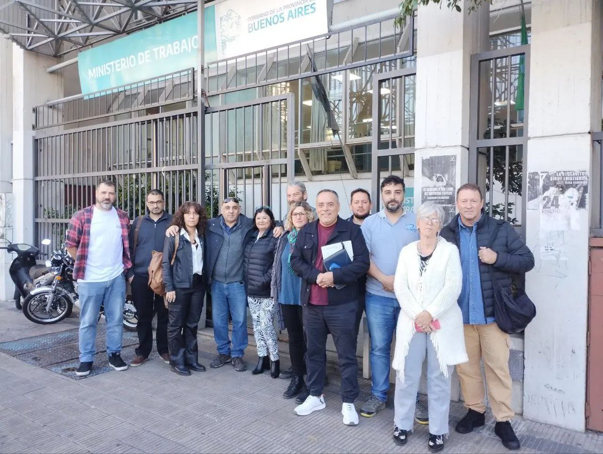 AJBOficial's tweet photo. #Ahora.  Se desarrolla en sede del Ministerio de Trabajo la reunión paritaria pautada entre el Poder Ejecutivo y representantes de la AJB para abordar la agenda de reclamos del sector.

#ReclamoSalarial 
#CondicionesDeTrabajo
#AJB https://t.co/gwC0Nn2siH